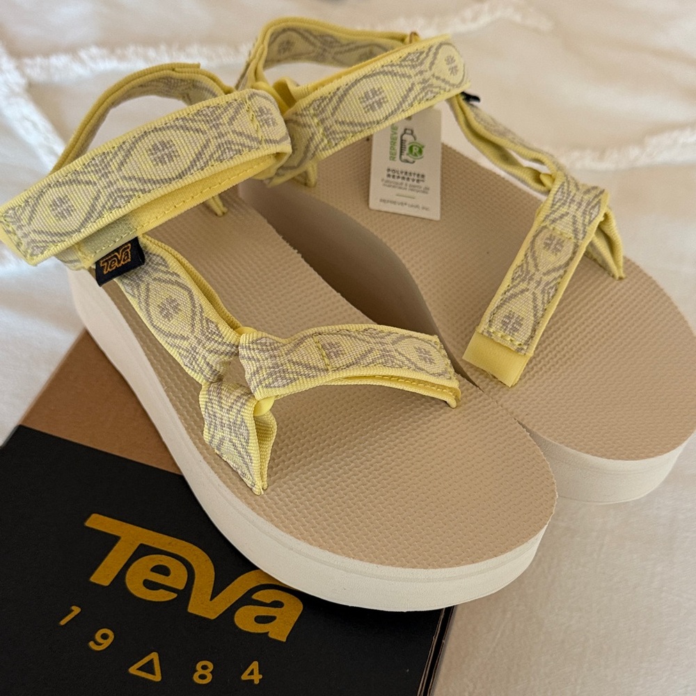 Teva Flatform Universal women's sandals